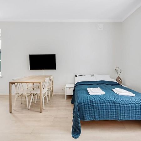 Wehost Modern Scandinavian Studio In Trendy Kallio Helsinki Bagian luar foto