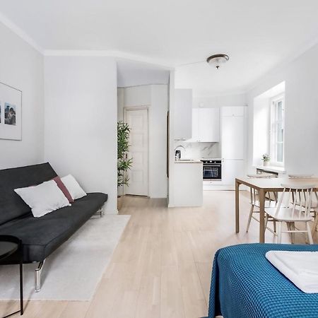 Wehost Modern Scandinavian Studio In Trendy Kallio Helsinki Bagian luar foto